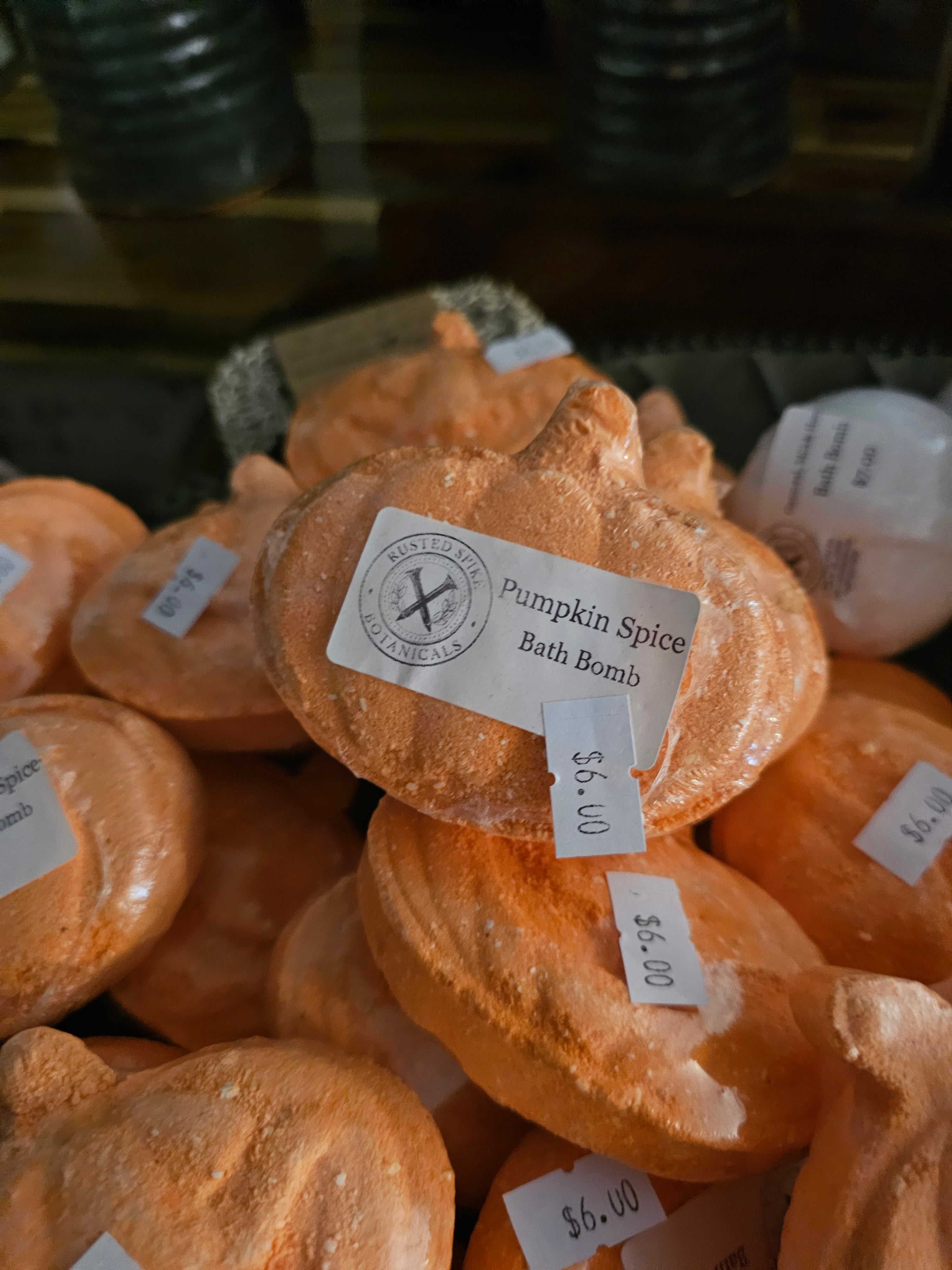 PUMPKIN SPICE SOAPS AND BATH BOMBS