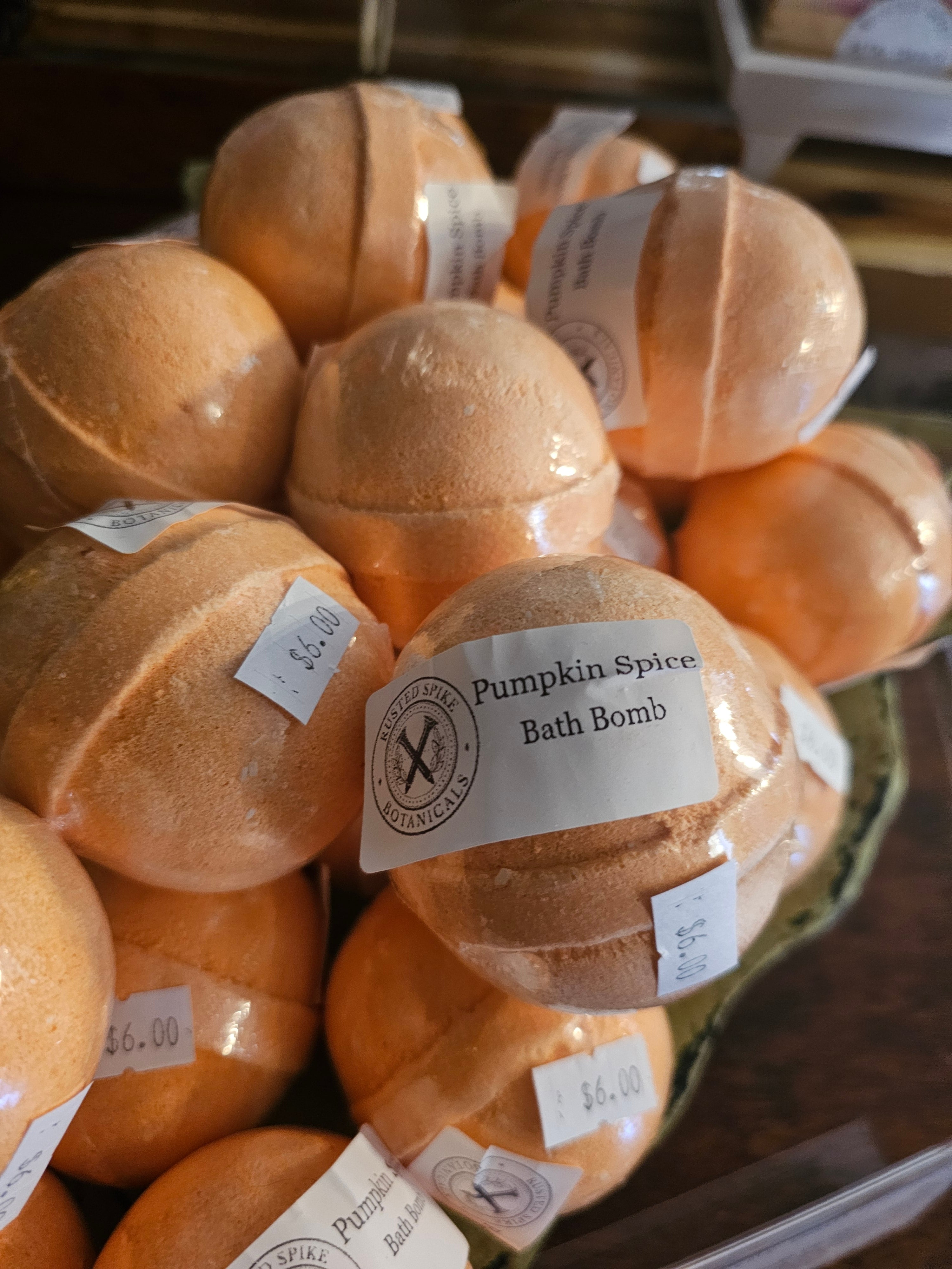 PUMPKIN SPICE SOAPS AND BATH BOMBS